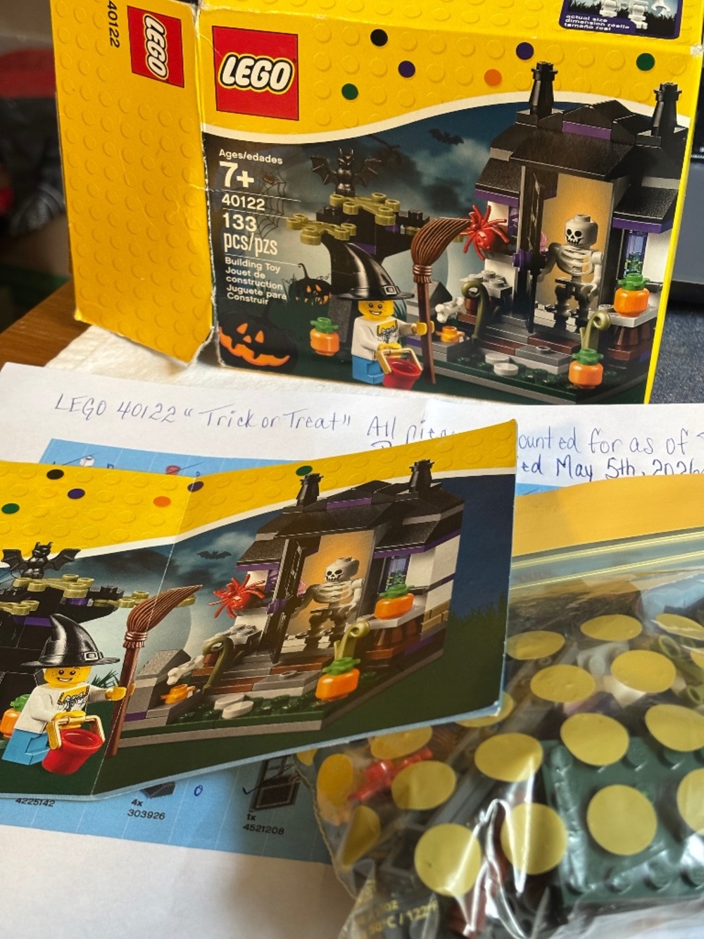 PRE-BUILT LEGO 40122 "Trick or Treat" INCL: Box, instruction manual & ALL pieces